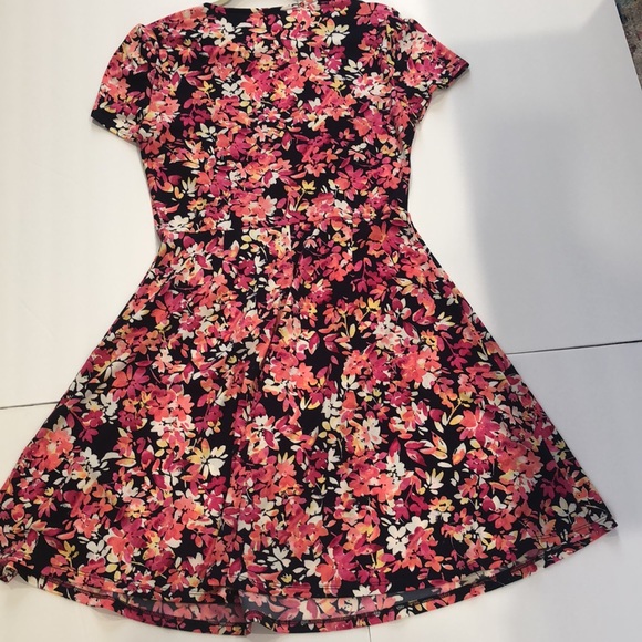 London Times Dresses & Skirts - Women’s floral dress light weight fabric